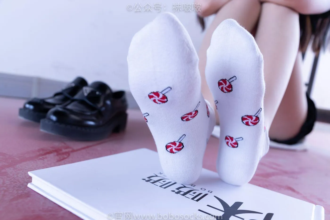 [BoBoSocks袜啵啵]NO.030 稚予- 皮鞋、短白棉袜、肉丝 [141P]插图4